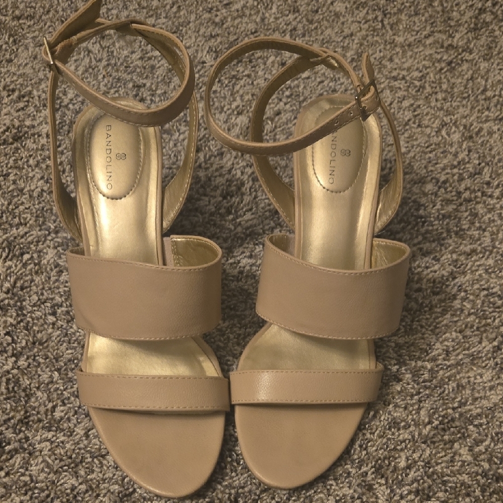 Bandolino Tan Sandals Slingback Versatile Design